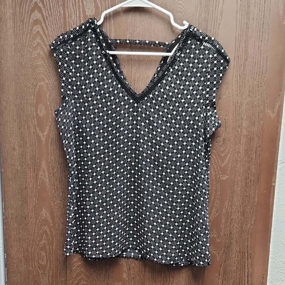 🚨2/$25 or 5/$50🚨DR2 Black and White Patterned Blouse